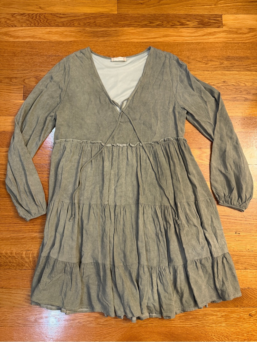Altar'd State Long-Sleeve Oversize Tiered Babydoll Dress Olive Green XS 18.5 P2P